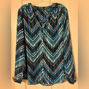 Blue Zac and Rachel top size large